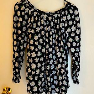 Daisy printed women’s top